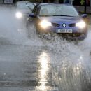 temporal_lluvia_coche_carretera_foto